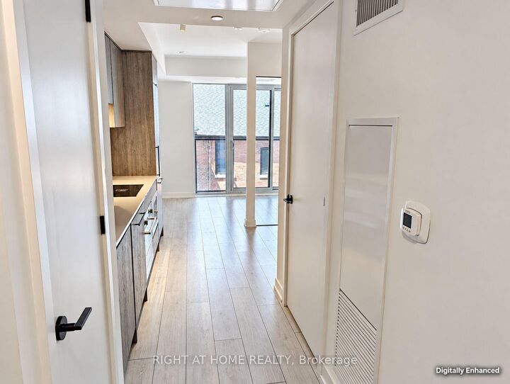 Property Photo:  5 Lakeview Avenue 316  ON M6J 0H3 