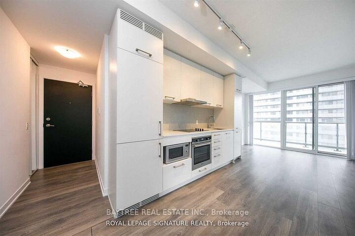 Property Photo:  87 Peter Street 4210  ON M5V 0P1 