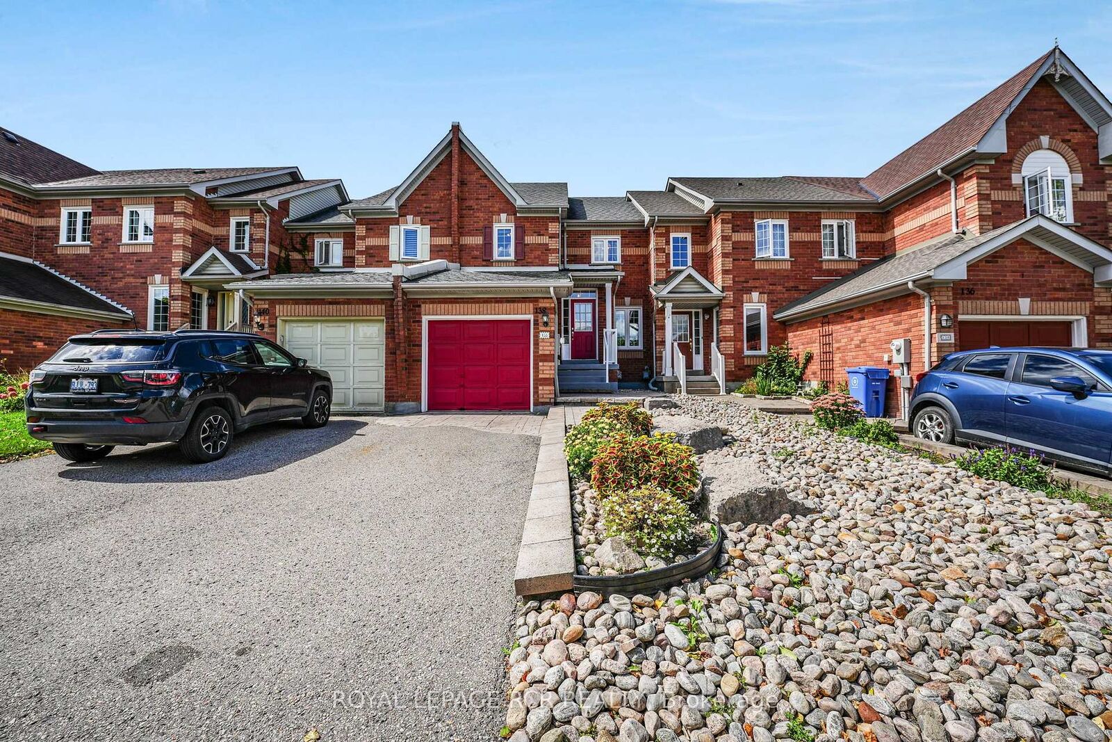 Property Photo: 138 Primeau Drive ON L4G 6Z4