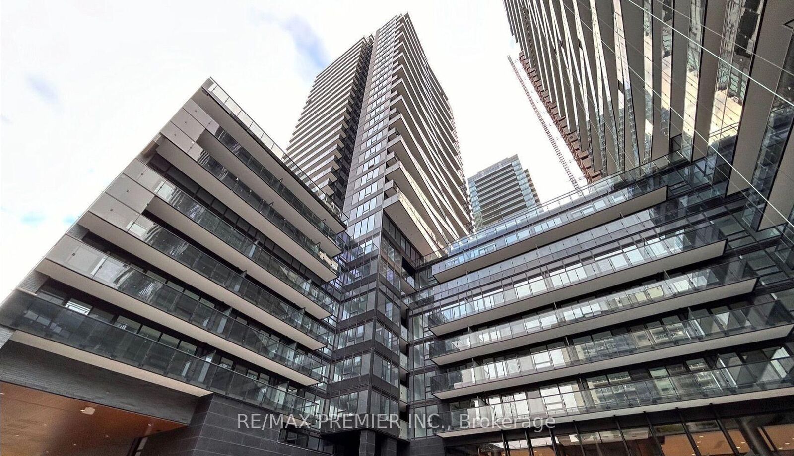 Property Photo:  127 Broadway Avenue 2103  ON M4P 1V4 