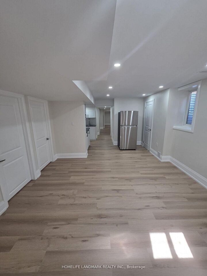 Property Photo:  1414 Wellwood Terrace Bastment  ON L9E 1V1 