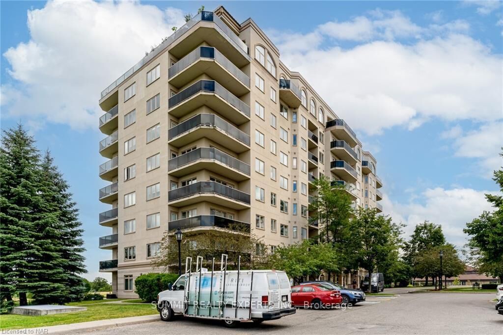 Property Photo:  10 Dayspring Circle 408  ON L6P 1B9 