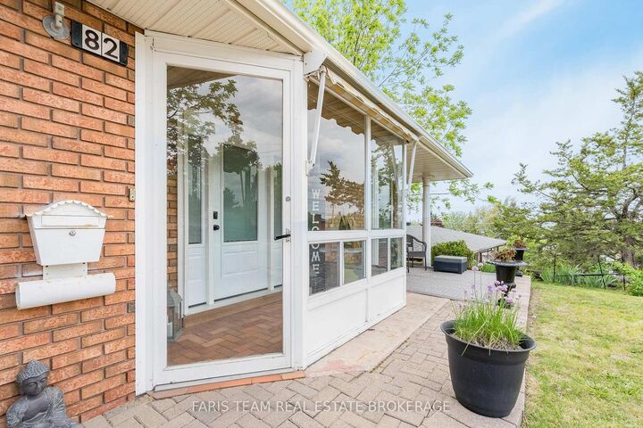 Property Photo:  82 Bayview Drive  ON L4N 3P1 