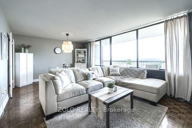 Property Photo:  135 Antibes Drive 2402  ON M2R 2Z1 
