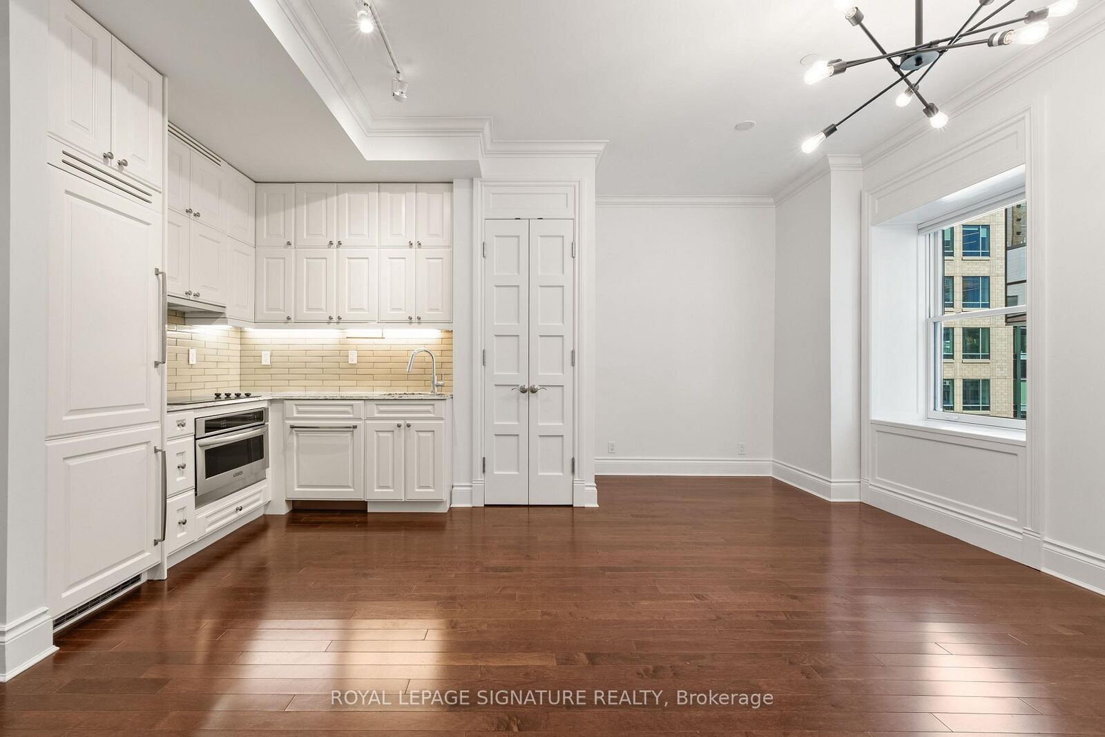 Property Photo:  22 Leader Lane 542  ON M5E 0B2 