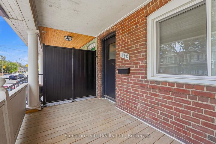 Property Photo:  1052 Mount Pleasant Road  ON M4P 2M4 