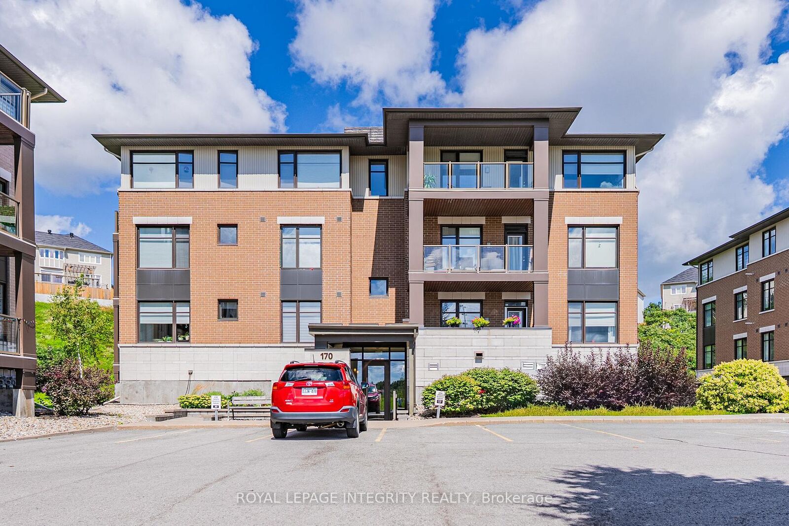 Property Photo:  170 Guelph Private 303  ON K2T 0J5 