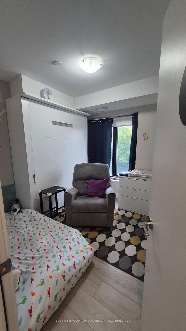 Property Photo:  293 Viewmount Avenue 302  ON M6B 3H8 