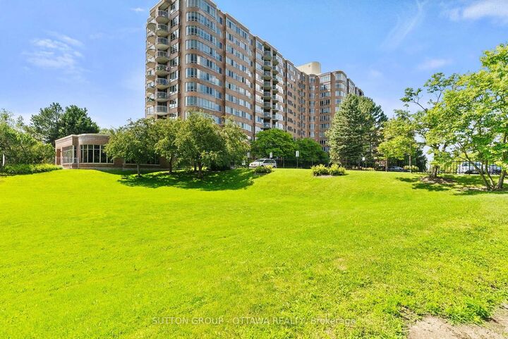 Property Photo:  100 Grant Carman Drive 917  ON K2E 8B8 