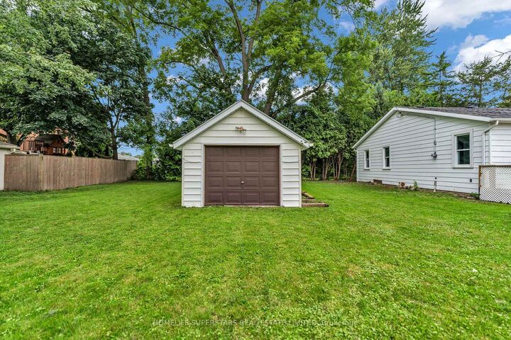 Property Photo:  258 William Street  ON N0P 1M0 
