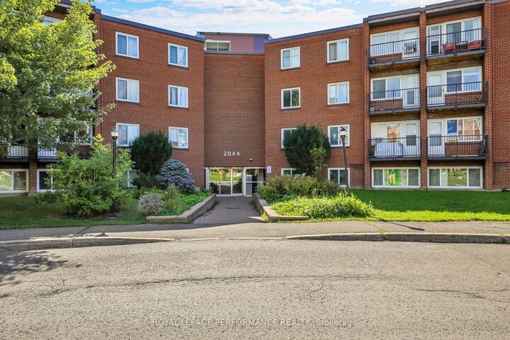 Property Photo:  2044 Arrowsmith Drive 208C  ON K1J 7V8 