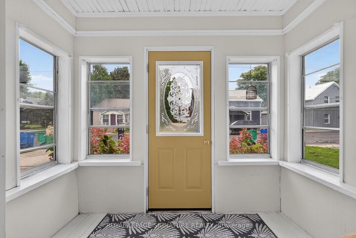 Property Photo: 214 Edward Street ON N0G 2W0