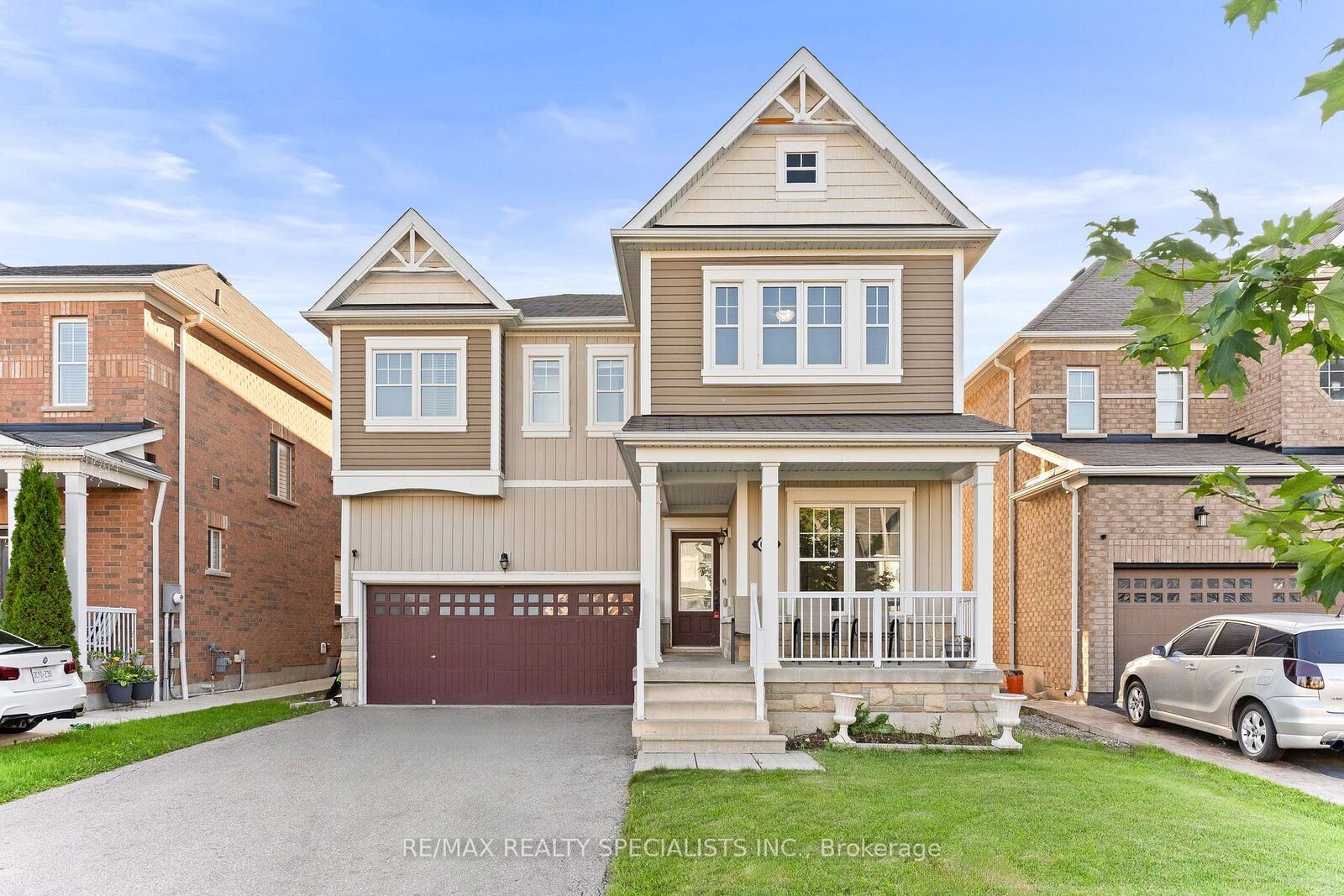 Property Photo:  666 Hammond Street  ON L9V 3S2 
