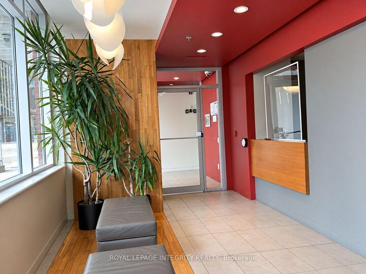 Property Photo:  179 George Street 1601  ON K1N 1J8 