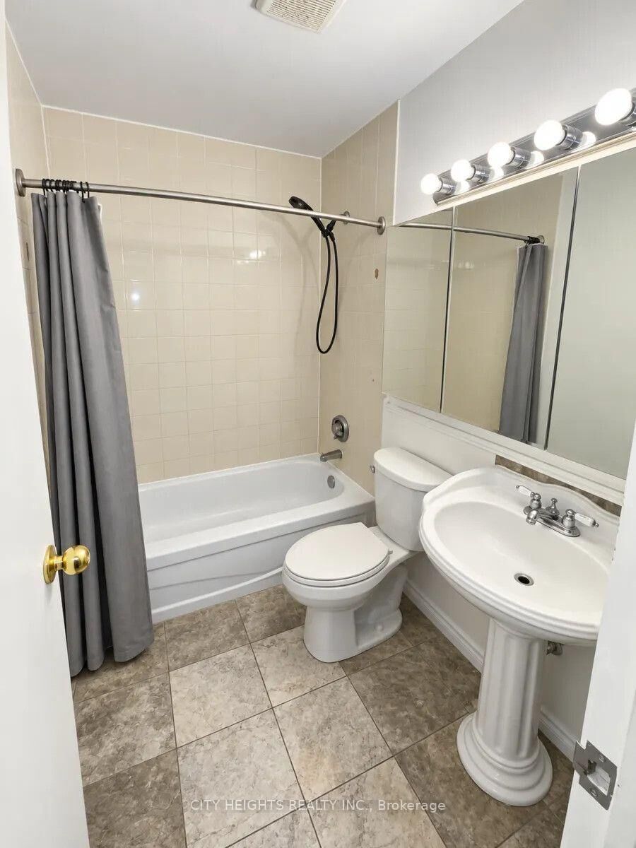 Property Photo:  986 Huron Street 708  ON N5Y 5G3 