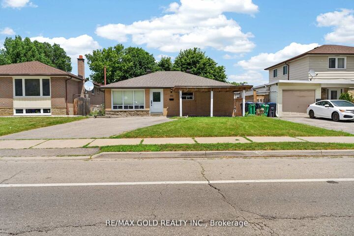 Property Photo:  182 McMurchy Avenue S  ON L6Y 1Y9 