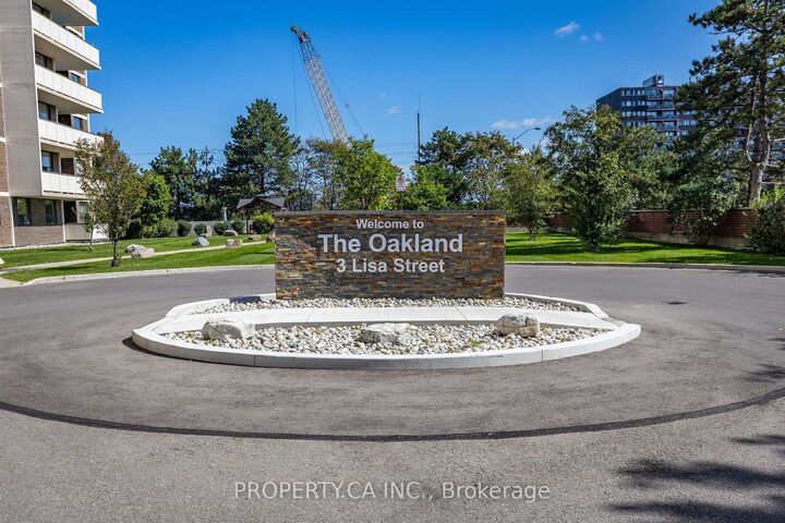 Property Photo: 3 Lisa Street 1610 ON L6T 4A2