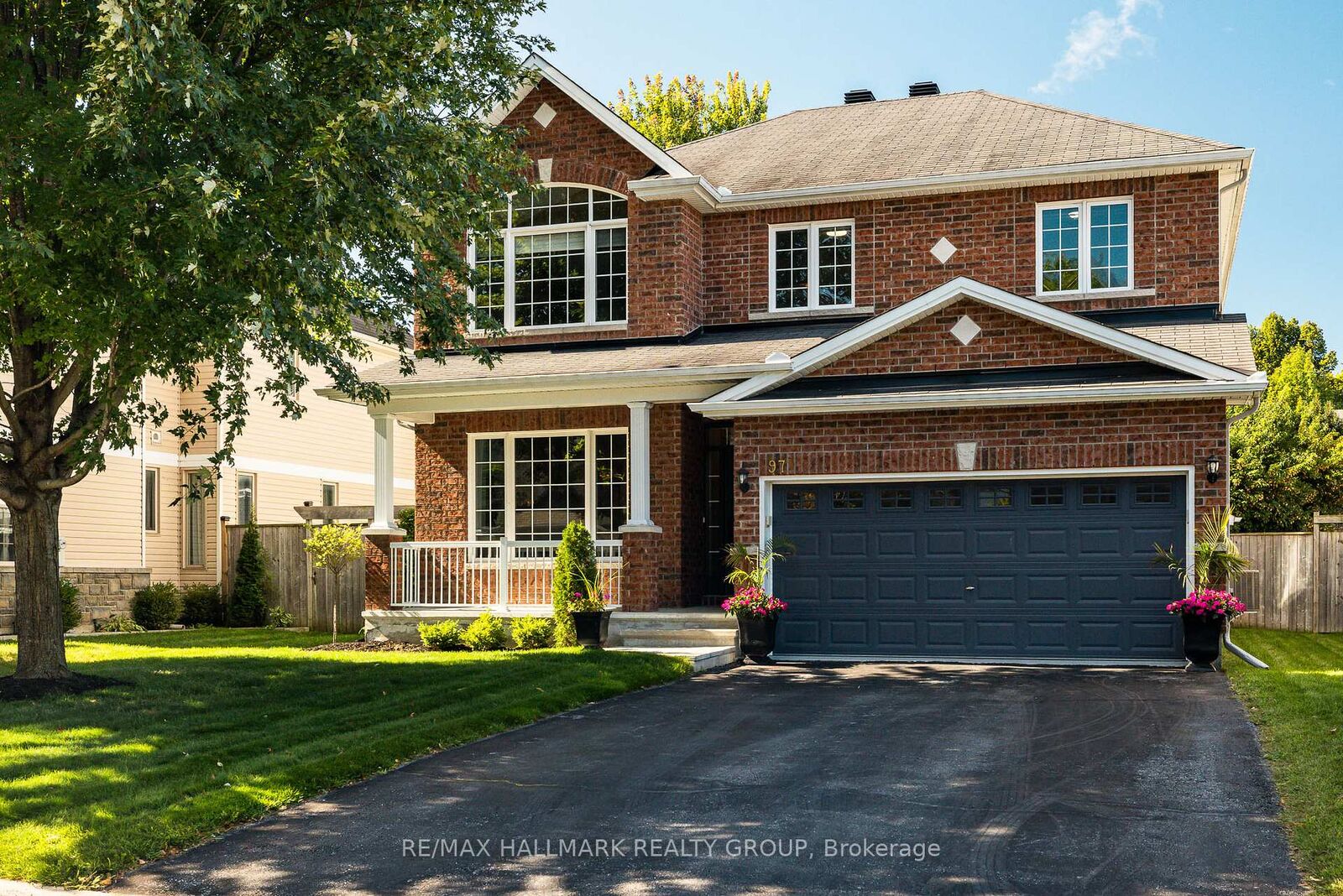 Property Photo: 97 Monterossa Street ON K2S 2H5