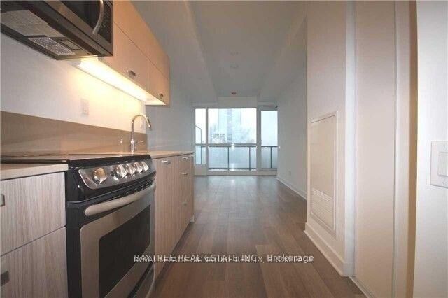 Property Photo:  290 Adelaide Street W 3409  ON M5V 1P6 