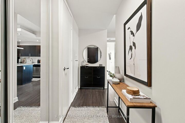 Property Photo:  165 Legion Road N 824  ON M8Y 0B3 