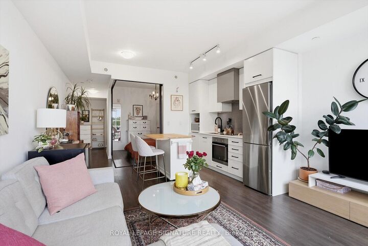 Property Photo:  899 Queen Street E 503  ON M4M 0C8 