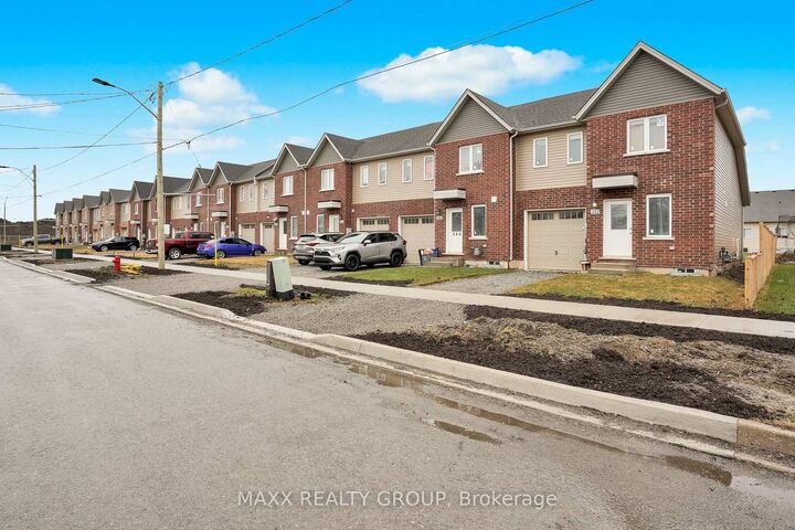 Property Photo:  352 Alberta Street  ON L3B 0K5 