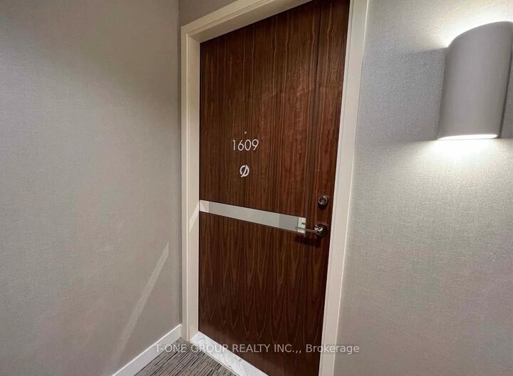 Property Photo:  85 McMahon Drive 1609  ON M2K 0H1 