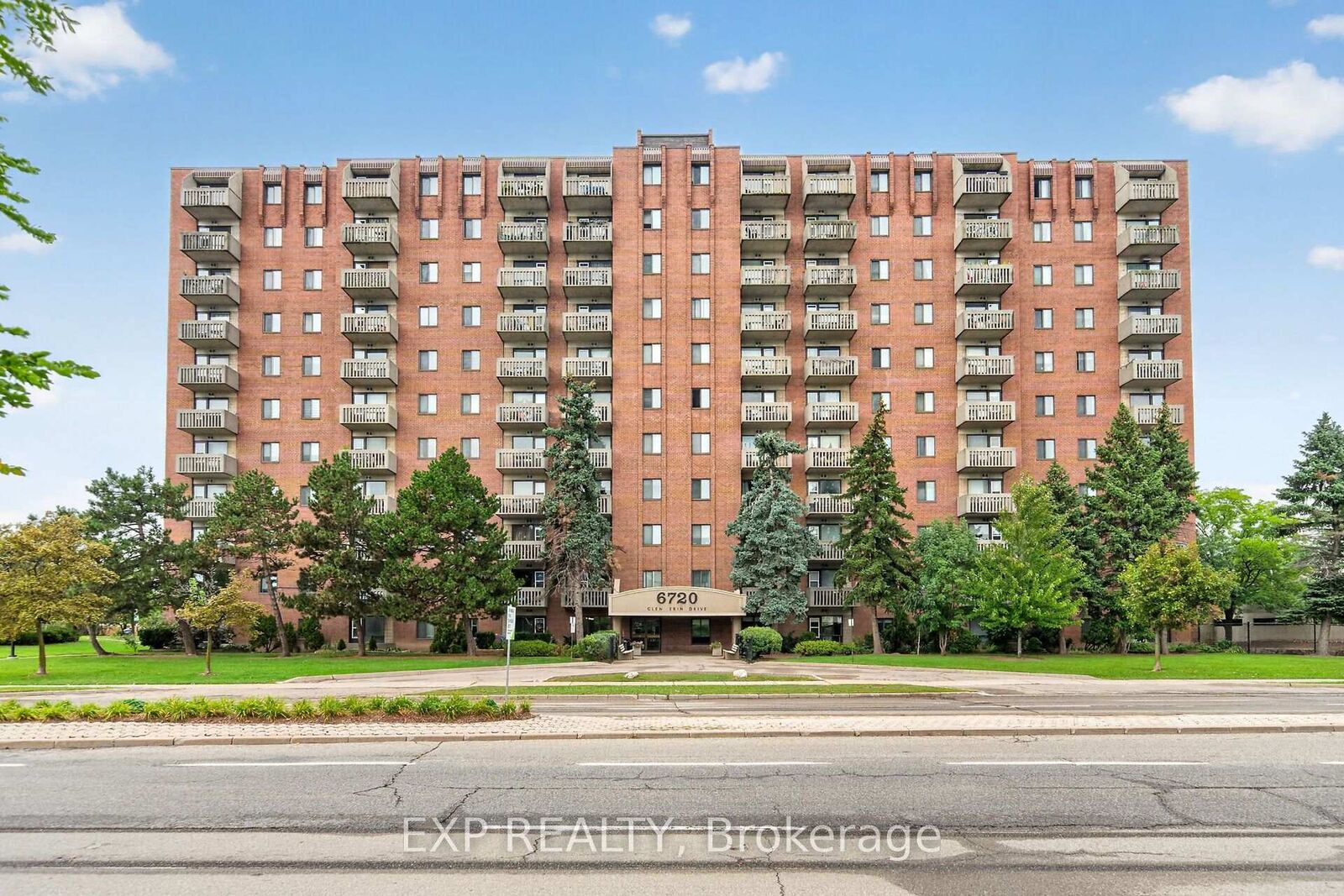 Property Photo:  6720 Glen Erin Drive 404  ON L5N 3K8 