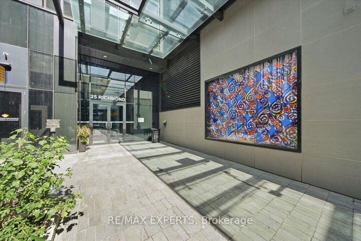 Property Photo:  25 Richmond Street E 1815  ON M5C 0A6 