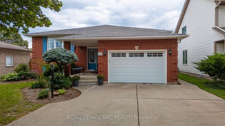Property Photo:  39 West Farmington Drive  ON L2S 3S3 
