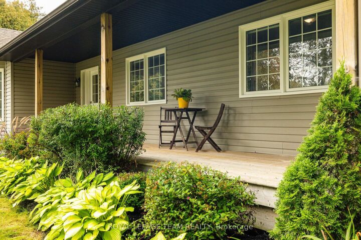 Property Photo:  44 Meadowglen Circle  ON K0G 1J0 