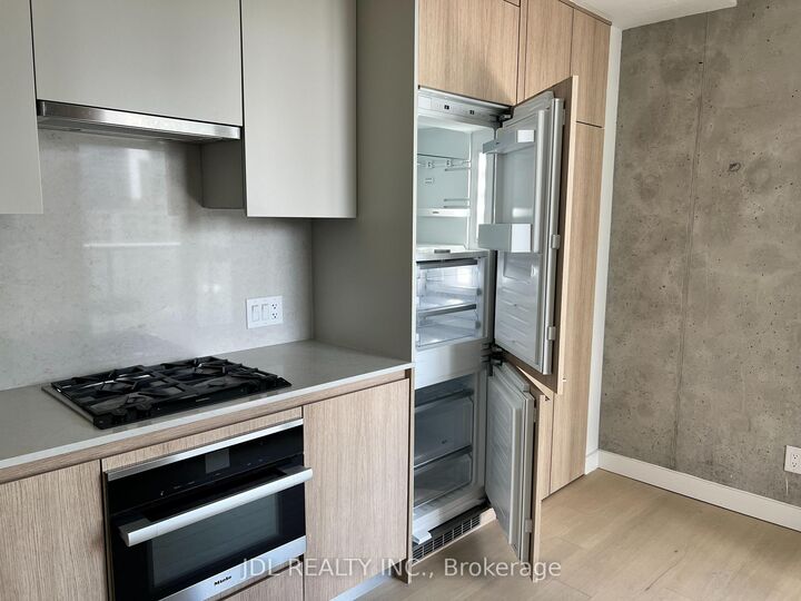 Property Photo:  81 Wellesley Street E 1404  ON M4Y 0C5 