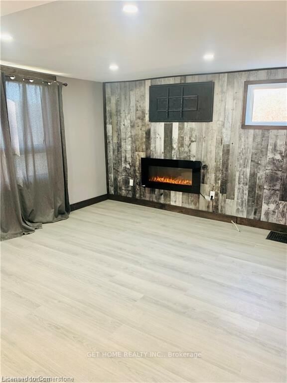 Property Photo:  100 Lincoln Street  ON L3C 5J7 