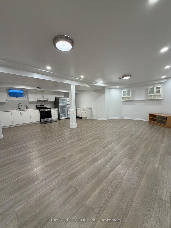 Property Photo:  185 Manhattan Drive Basement  ON L3P 7S9 