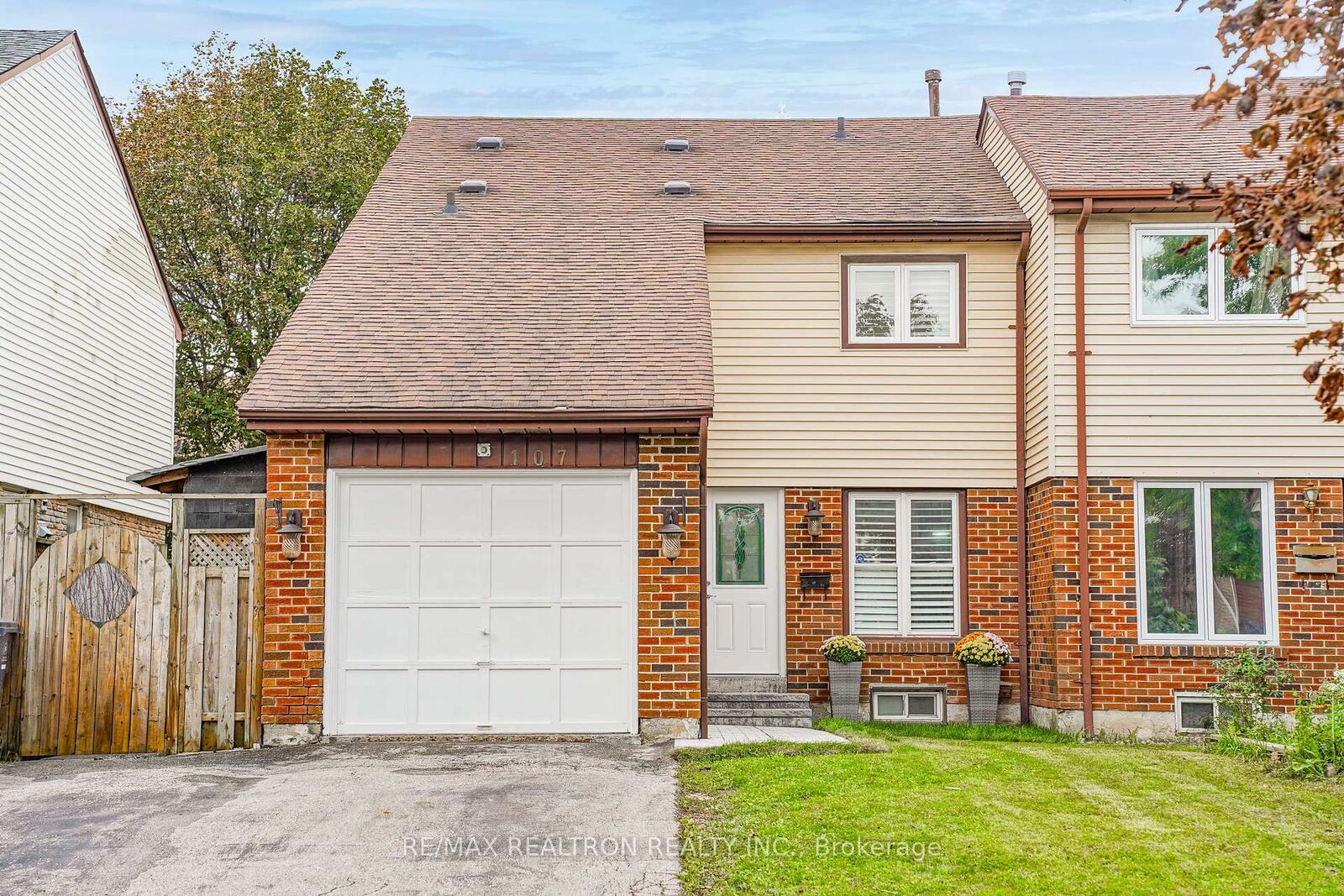 Property Photo:  107 Purvis Crescent  ON M1B 1H8 