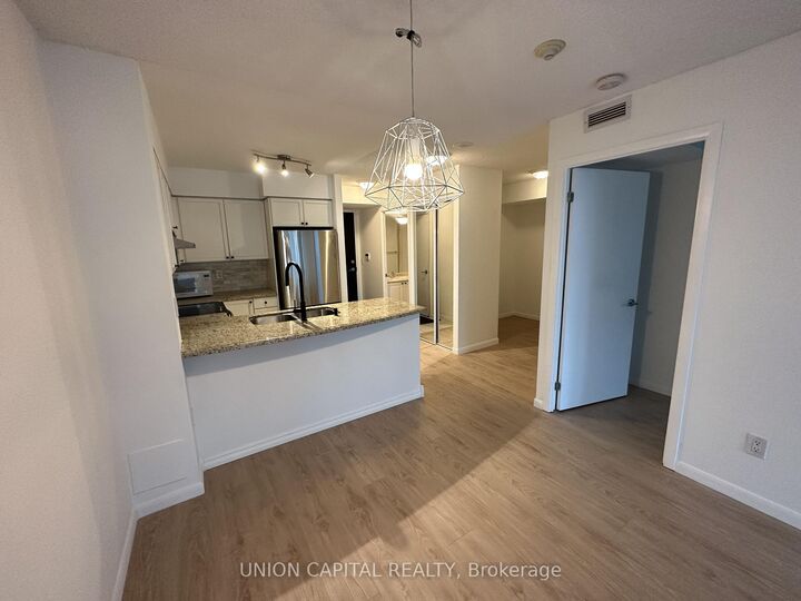Property Photo:  231 Fort York Boulevard 917  ON M5V 1B2 