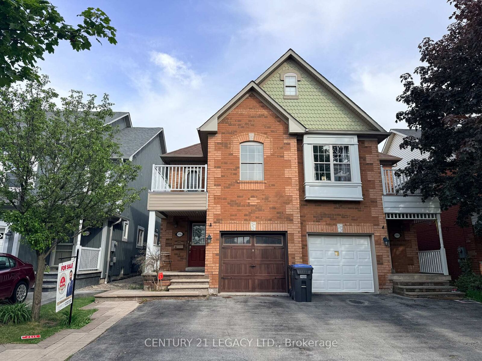 Property Photo:  1098 Carding Mill Place  ON L5W 1C5 