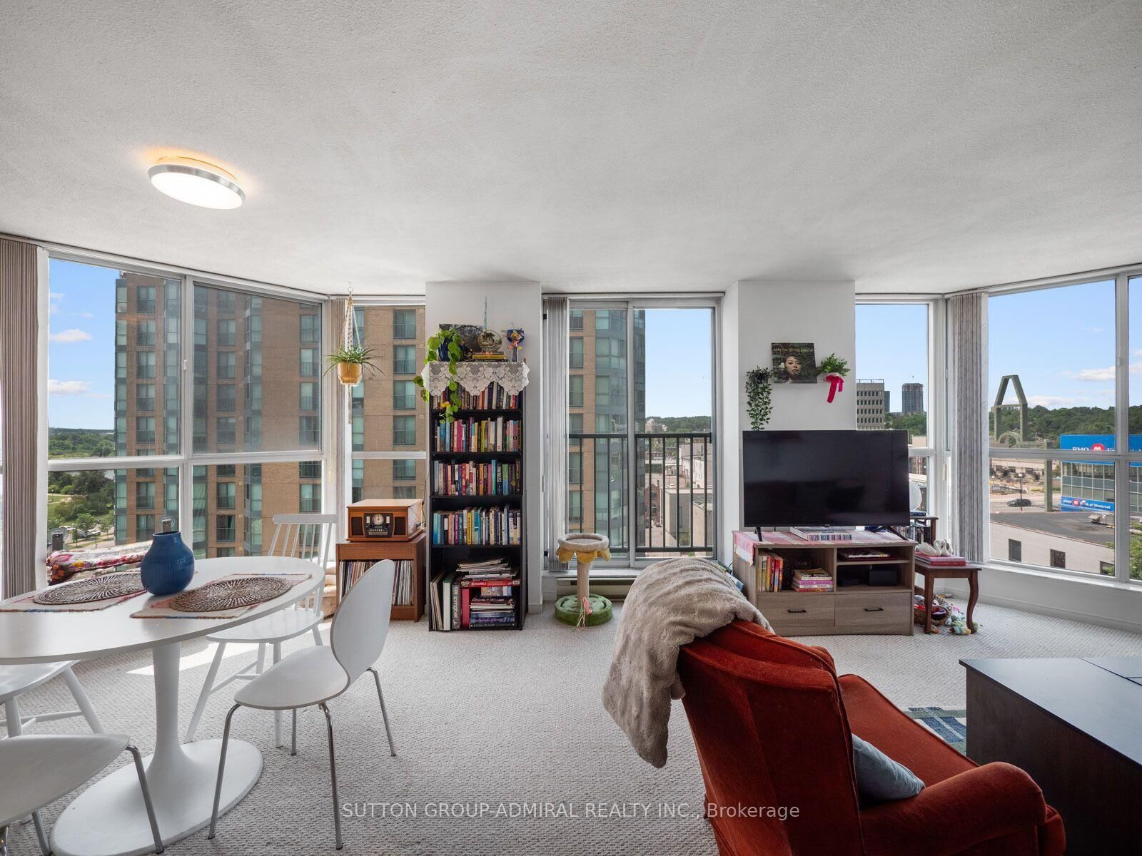 Property Photo:  150 Dunlop Street E 902  ON L4M 6H1 