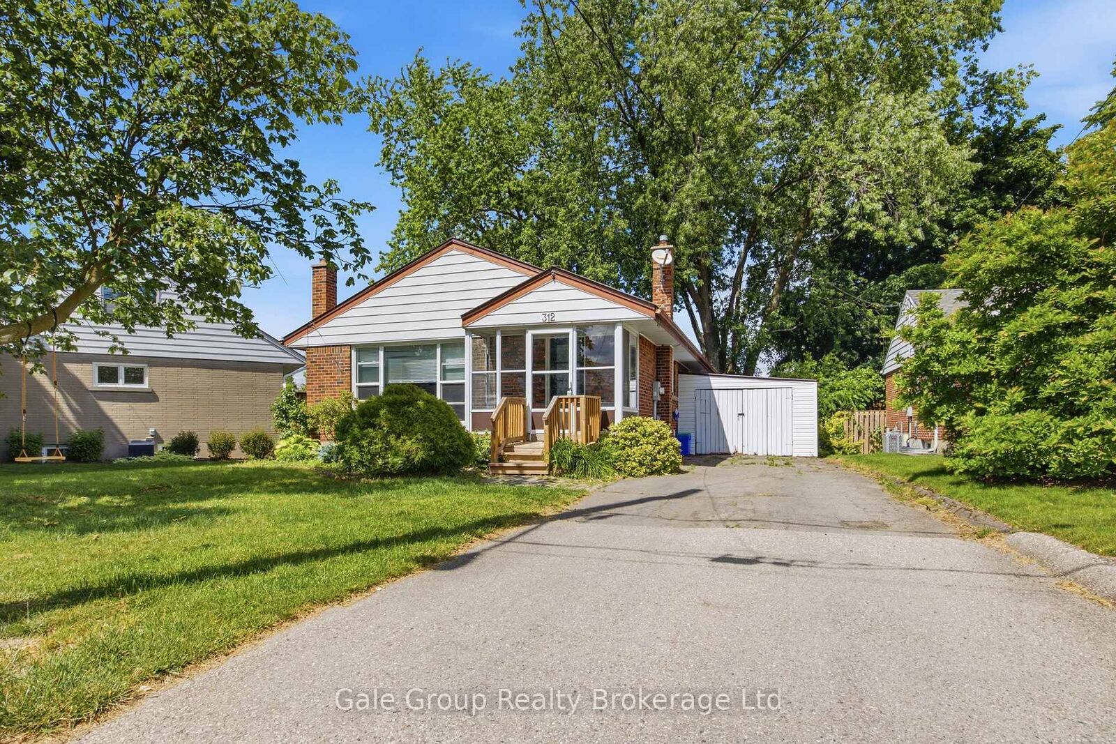 Property Photo:  312 Leinster Street  ON N4S 7E7 