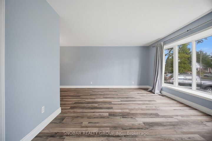 Property Photo:  3441 Fellmore Drive  ON L5C 2E1 