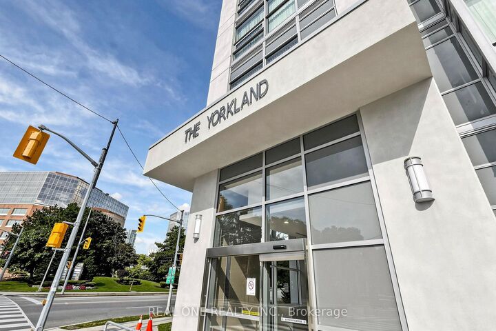 Property Photo:  275 Yorkland Road 2504  ON M2J 0B4 