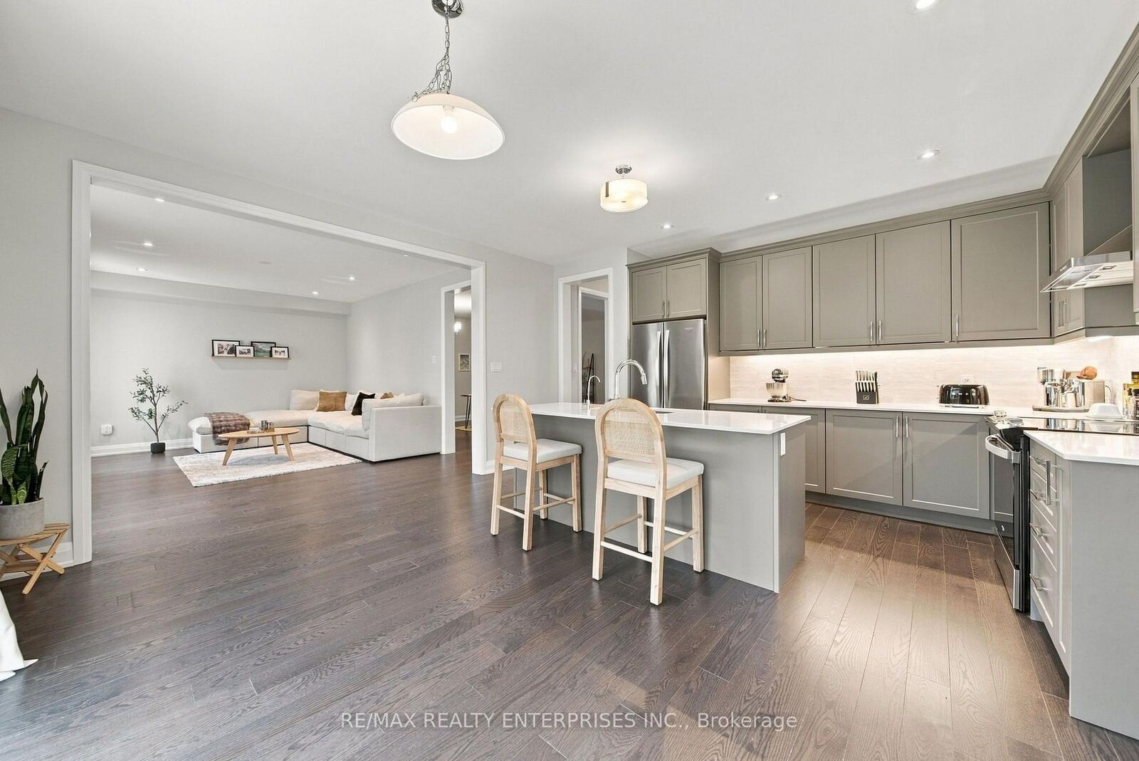 Property Photo:  35 Sweet Cicely Street  ON L9X 2C7 