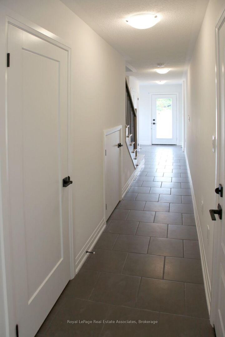 Property Photo:  40 Windtree Way  ON L7G 0P6 