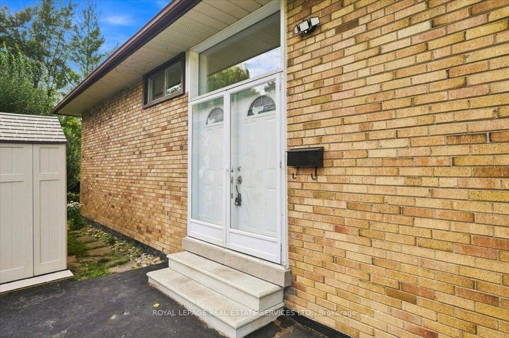 Property Photo: 6 Clifford Court ON M1R 3L3