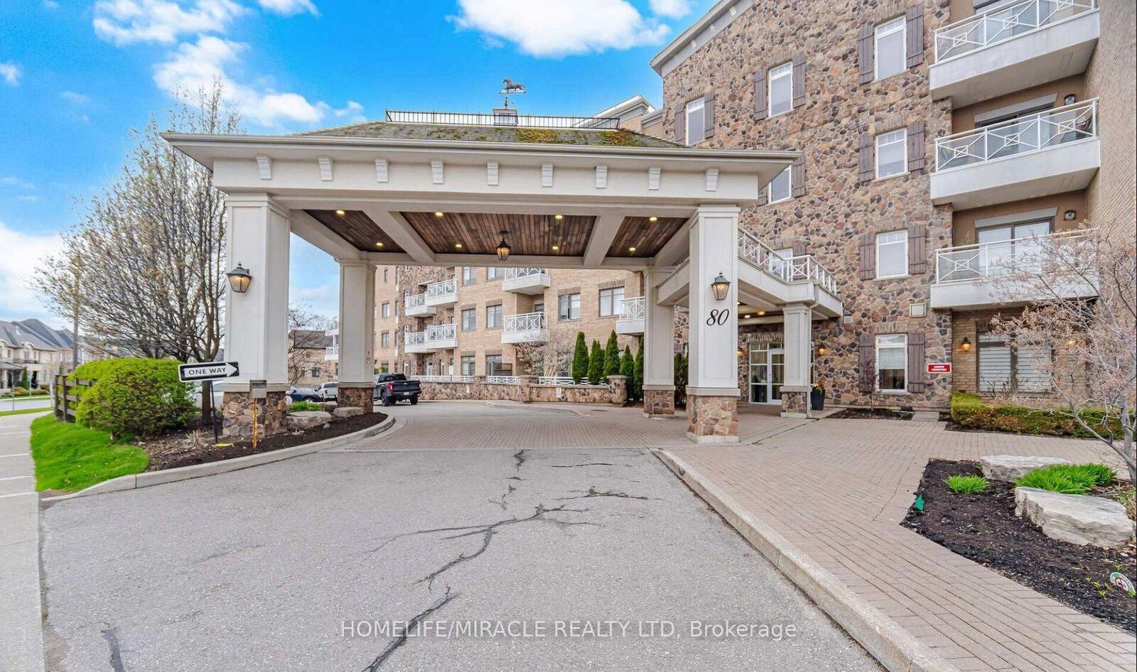 Property Photo:  80 Burns Boulevard 425  ON L7B 0B3 