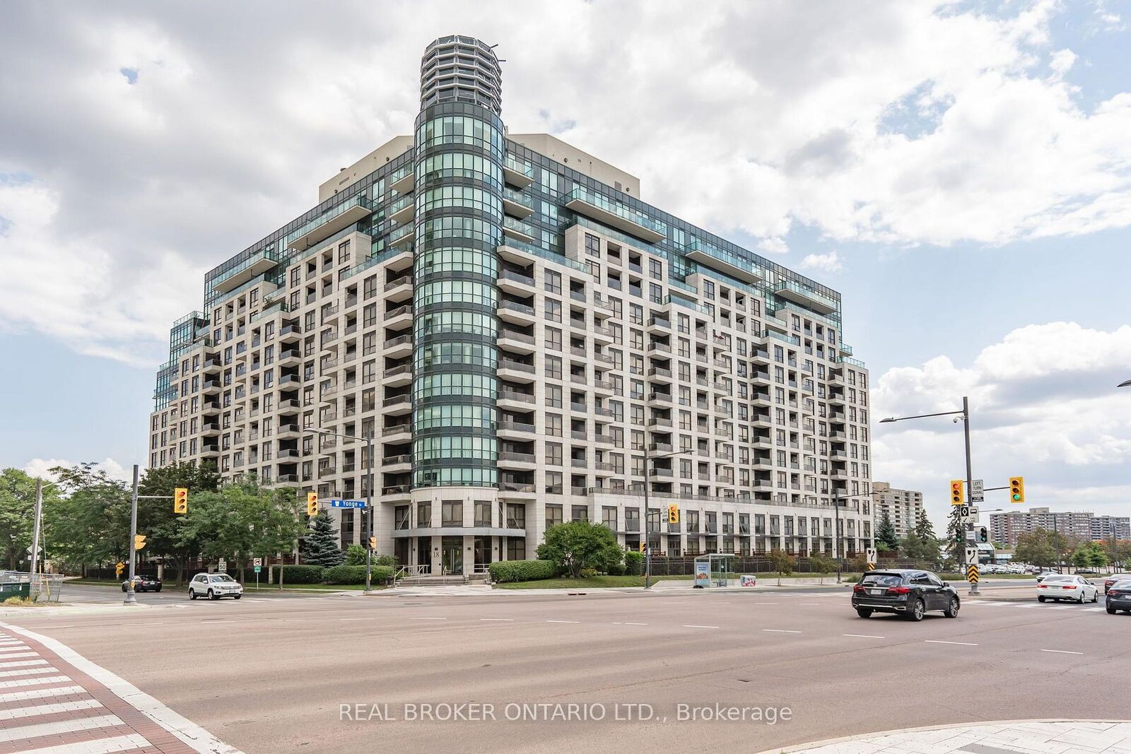 Property Photo: 18 Harding Boulevard Ph208 ON L4C 0T3