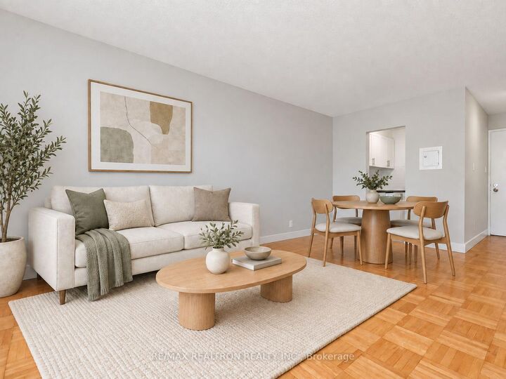 Property Photo:  990 Avenue Road 205  ON M5P 2K8 