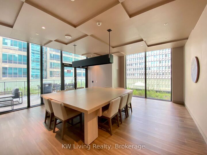 Property Photo:  25 Richmond Street E 716  ON M5C 0A6 