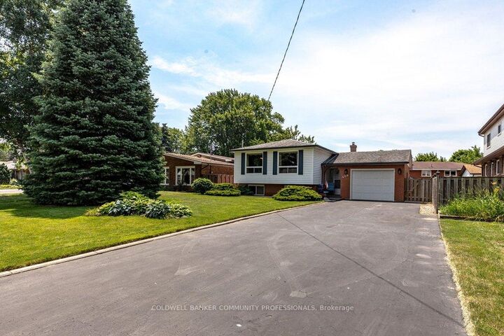 Property Photo:  409 Mohawk Road W  ON L9C 1W5 