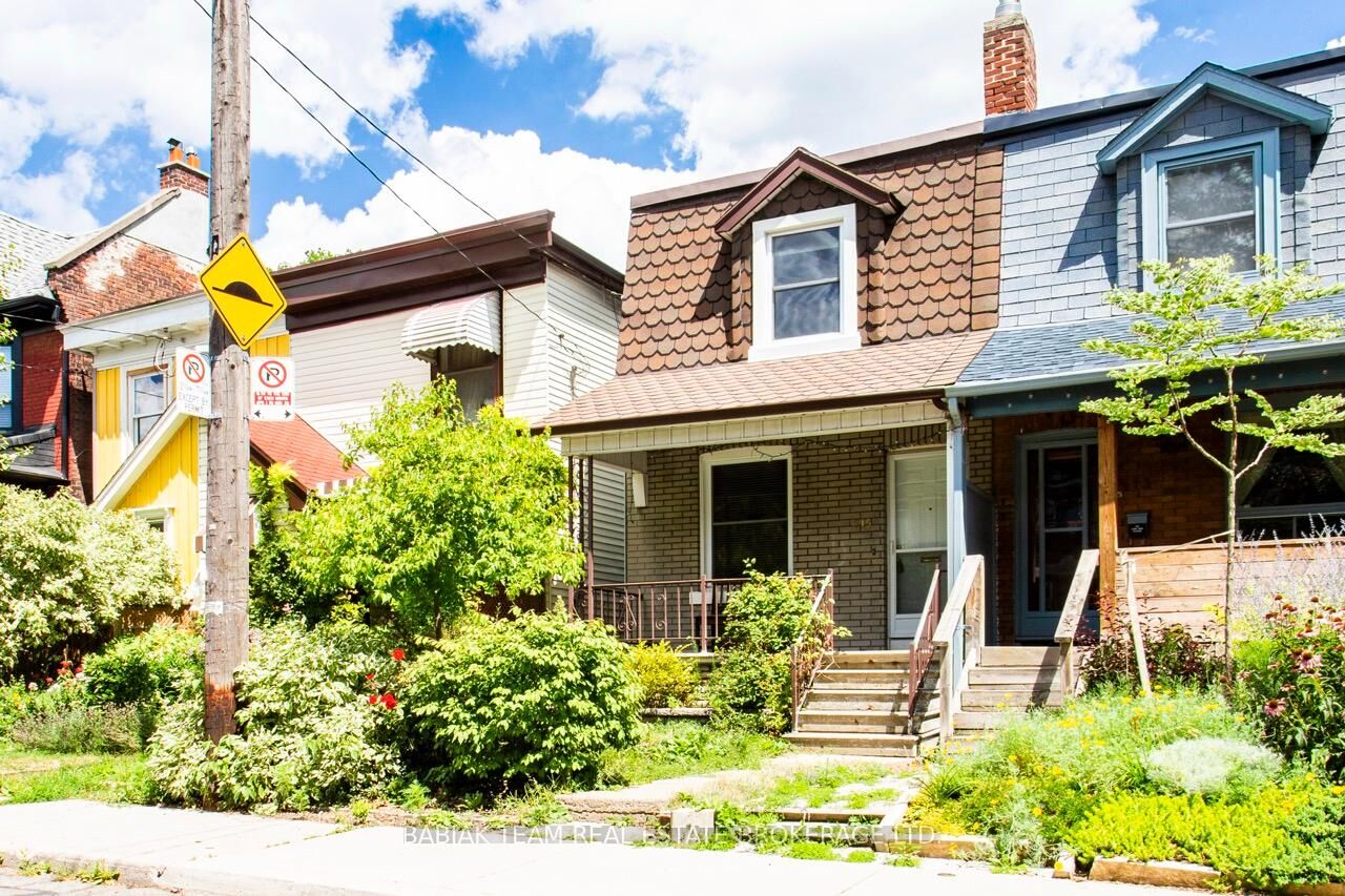 Property Photo:  615 Crawford Street  ON M6G 3K1 